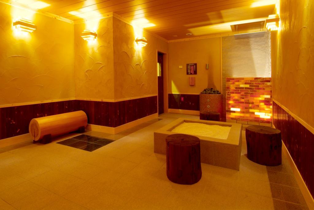 Route Inn Grantia Fukuoka Miyawaka - Wakita Onsen Екстер'єр фото