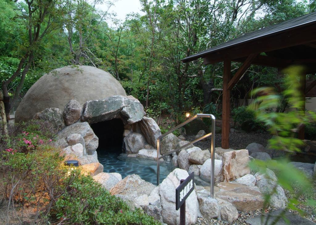 Route Inn Grantia Fukuoka Miyawaka - Wakita Onsen Екстер'єр фото